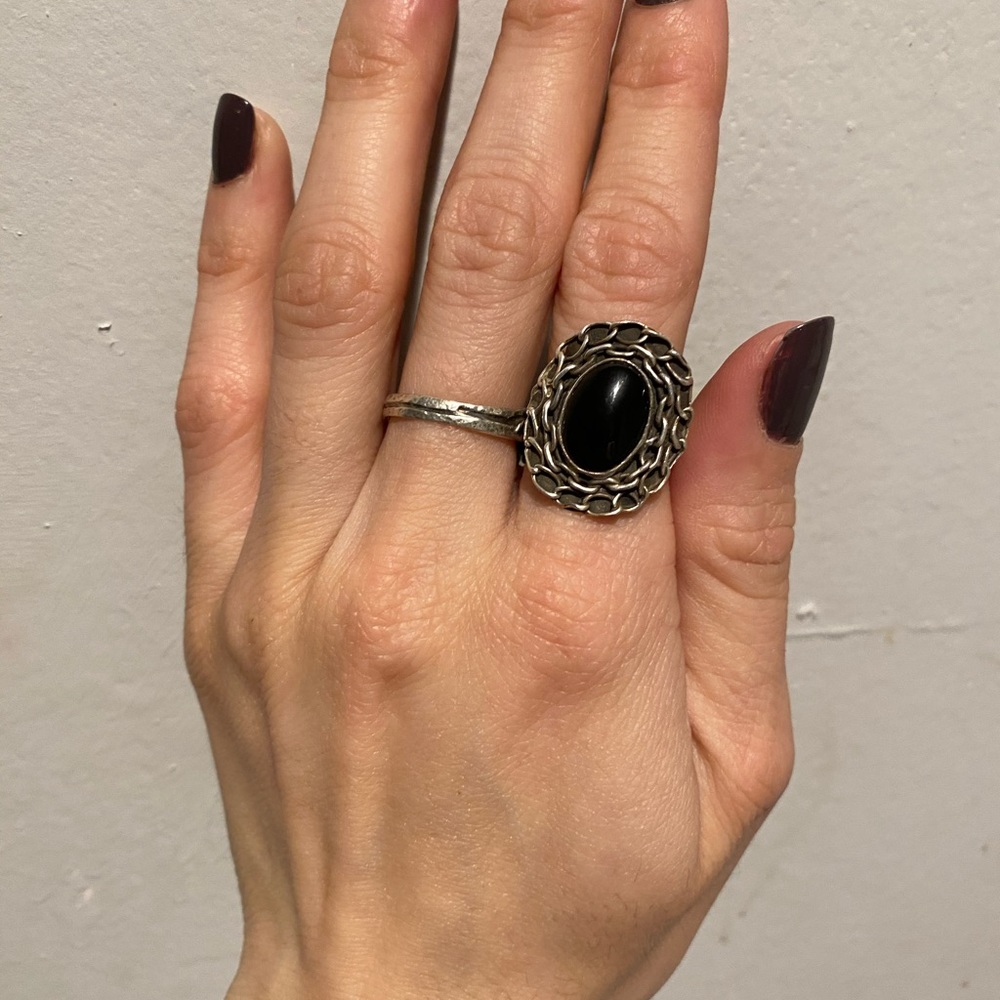 Sterling silver mercury hour chain onyx ring